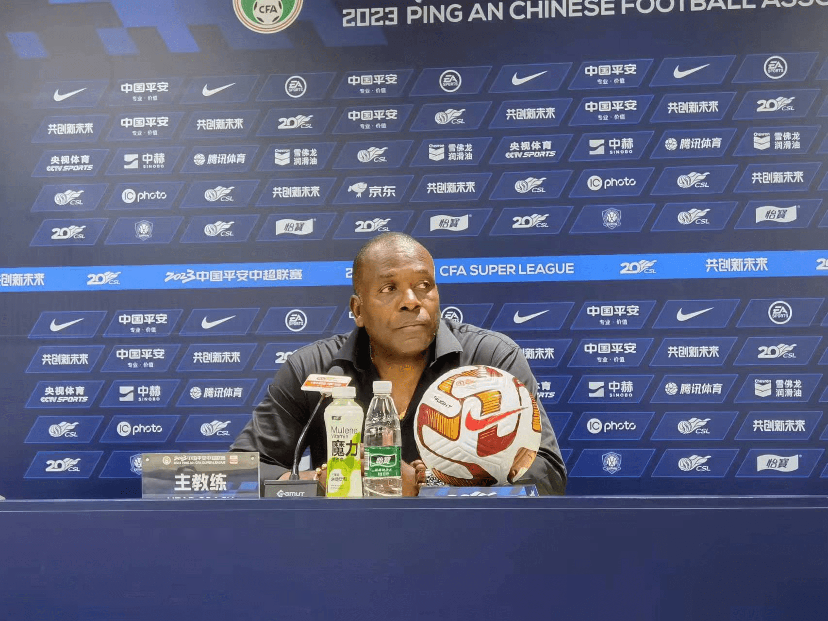 九博网页版 -包含清晨那不勒斯备战欧超杯，复出首秀细节曝光，信心回归，临场指挥获称赞的词条