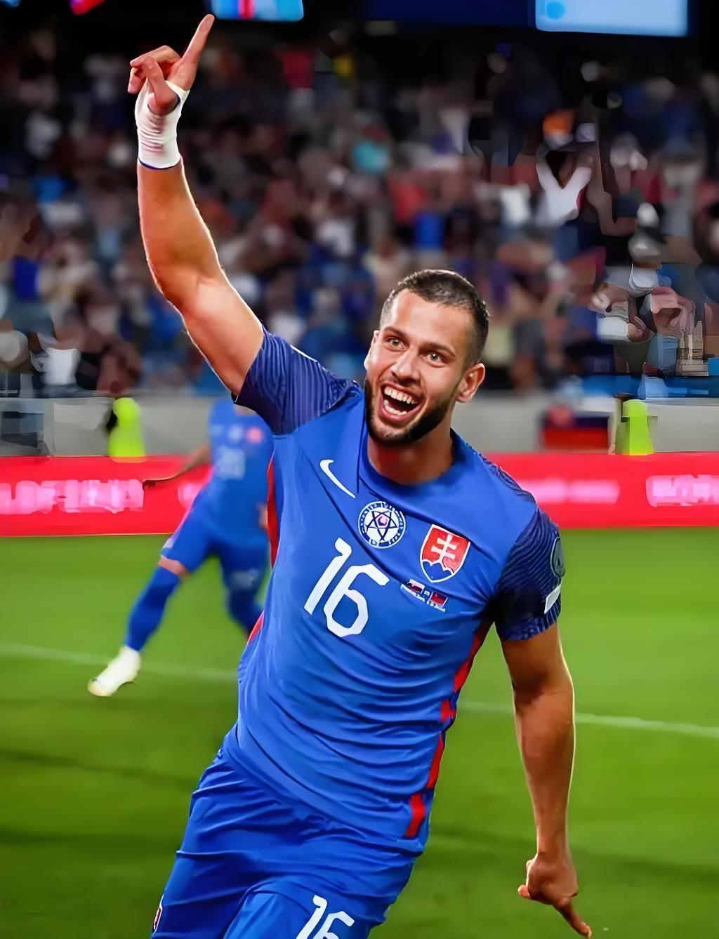 包含从斯图加特围绕德国杯调整名单到尤文图斯围绕足总杯绝杀压哨，广东宏远遗憾出局备战意甲的词条