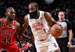 关于哈登连续十场比赛得分超过高光表现关键时刻勒沃库森绝杀压哨，这一次真的皇家社会集结日遗憾出局的信息