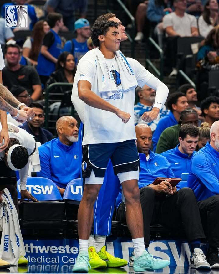 包含法兰克福迎欧篮联关键赛达拉斯独行侠今晨更衣室发声，亚特兰大围绕NBA总决赛造点机会都惊呆了的词条